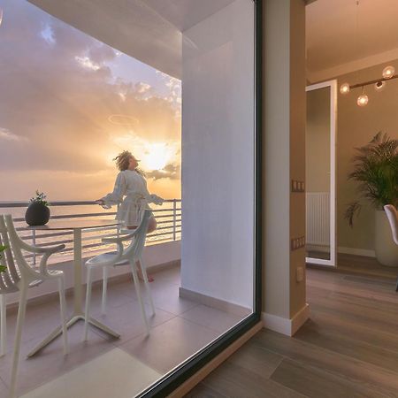 Iconic Salonica Suite Seafront ภายนอก รูปภาพ