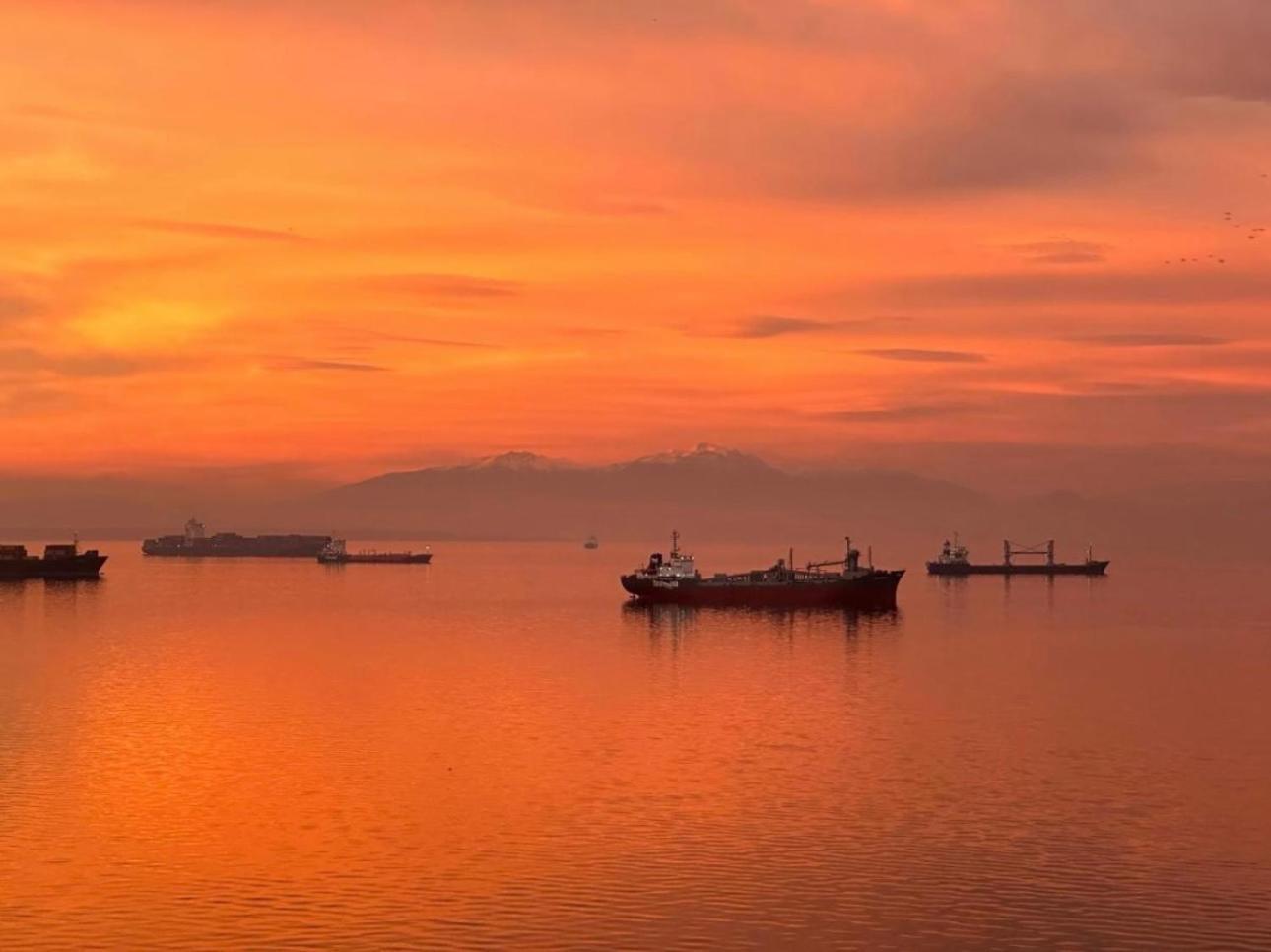 Iconic Salonica Suite Seafront ภายนอก รูปภาพ